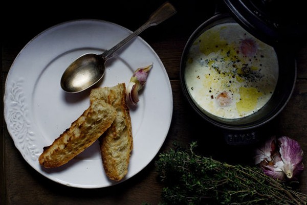 Eggs en cocotte with cream, garlic & thyme