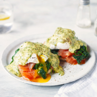 Eggs Florentine with smoked salmon