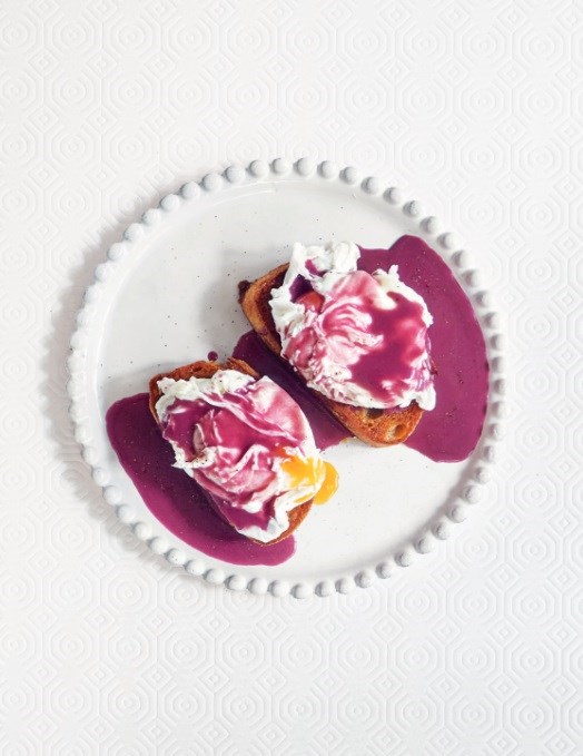 Eggs in meurette sauce (Œufs en meurette)