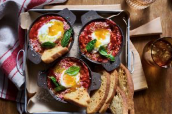 Eggs in purgatory (Uova in purgatorio) [Luca Muscato & Marco Salzano]