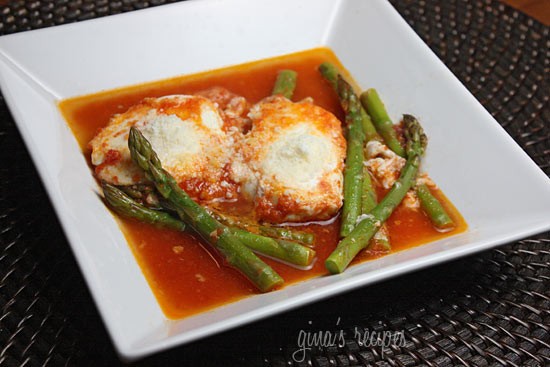 Eggs in purgatory with asparagus
