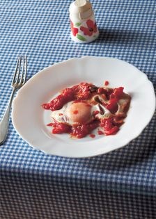 Eggs in tomato
