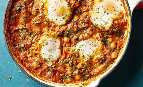Eggs in tomato sauce with chickpeas & spinach