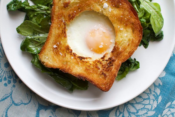 Eggs in vinaigrette toast