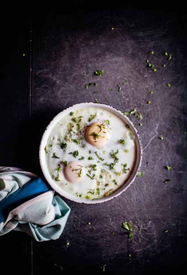 Eggs on potatoes (Papeta pur eedu)