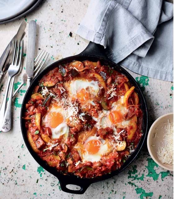 Eggs poached in Mediterranean vegetable ragù (Spezzatino di verdure con uova)