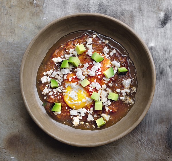 Eggs with hoja santa and ranchera salsa (Huevos con hoja santa y salsa ranchera)