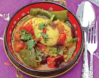 Eggs with onions, tomatoes and bell peppers (Dimer jalfrezi)