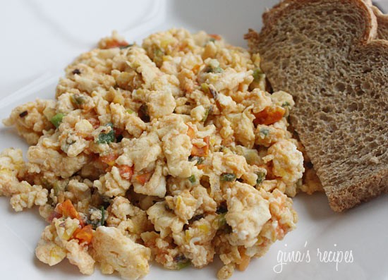 Eggs with scallions and tomatoes