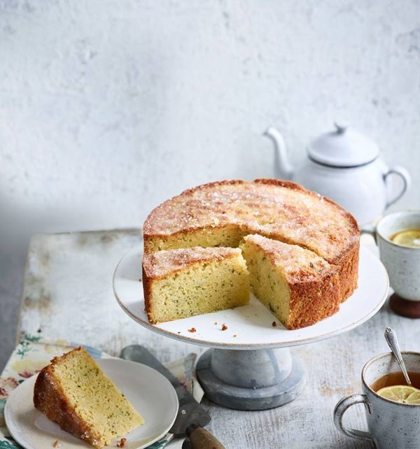 Elderflower & courgette cake