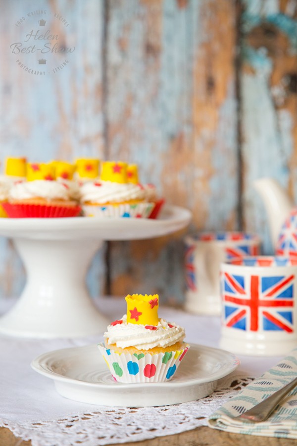 Elderflower & cream crown cupcakes