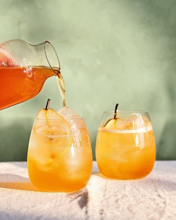Elderflower and pear shrub
