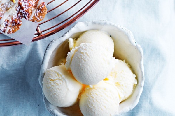Elderflower ice cream