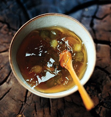 Elderflower jelly with honeydew melon