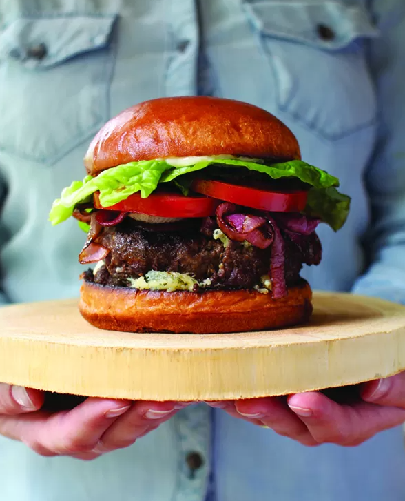 Elk burgers with blue cheese & balsamic roasted red onions