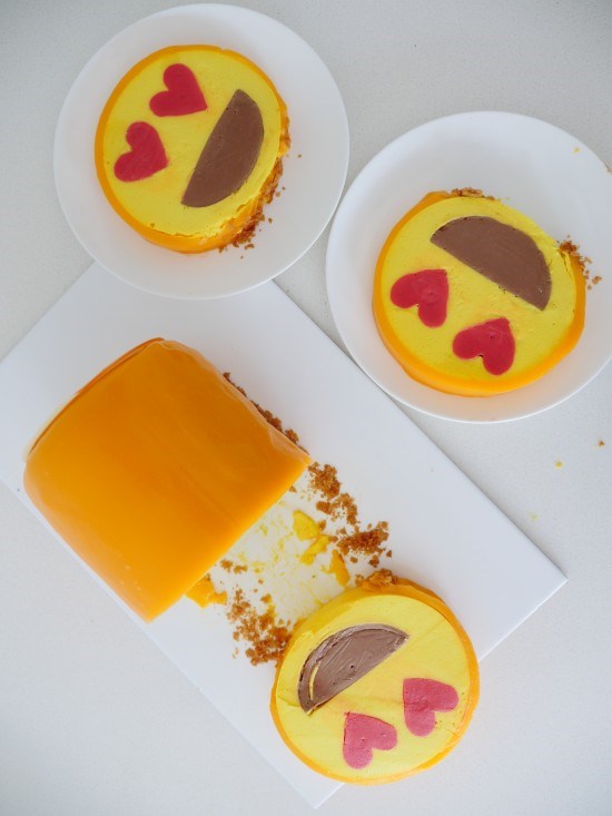 Emoji surprise inside dessert