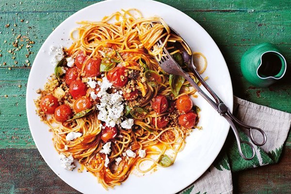 End-of-summer tomato and basil spaghetti