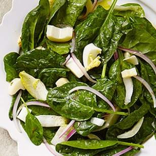 Endive & spinach salad with hearts of palm