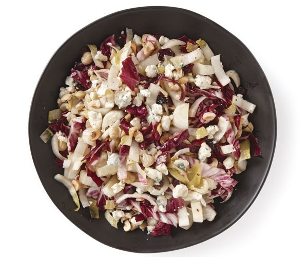 Endive and radicchio salad with hazelnuts and Gorgonzola
