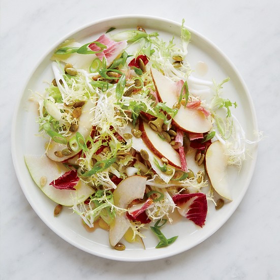 Endive salad with pears and pumpkin seeds