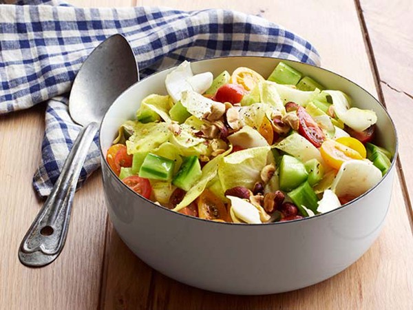 Endive-tomato salad