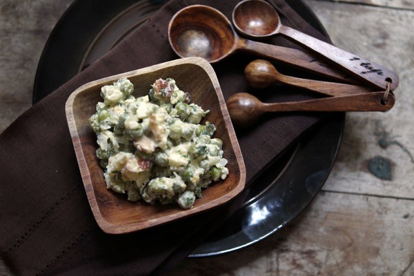 English pea and onion salad