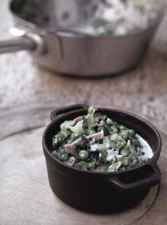 English peas with lettuce and bacon