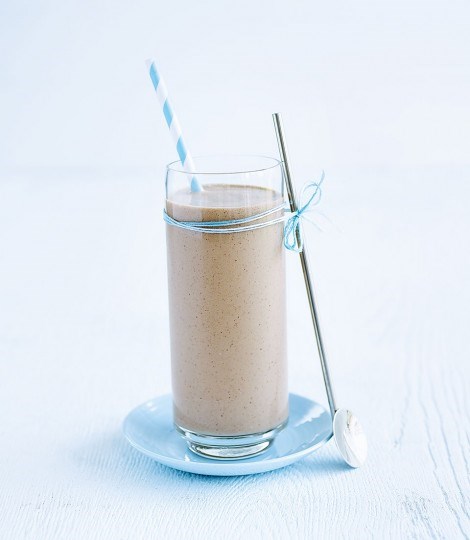 Espresso, banana and almond smoothie