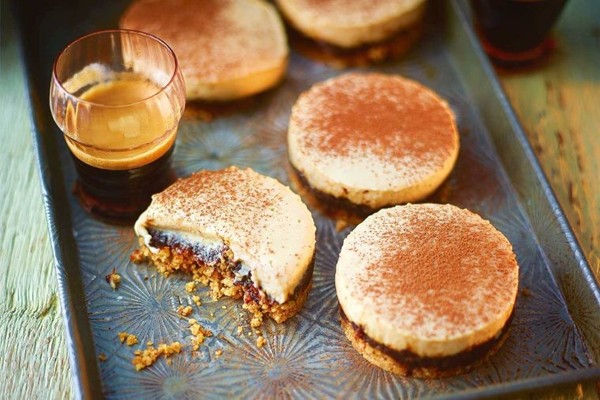 Espresso cheesecakes