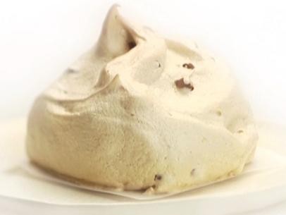 Espresso chip meringues