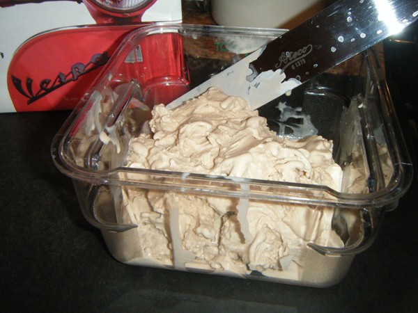 Espresso-chocolate gelato, Roman style (Uncle Fester on a fasta' Vespa) 