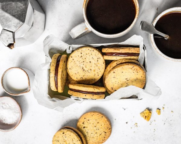 Espresso chocolate sandwich sablés