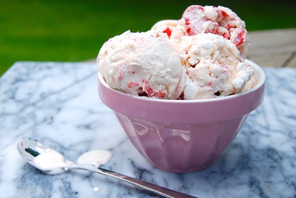 Eton mess ice cream