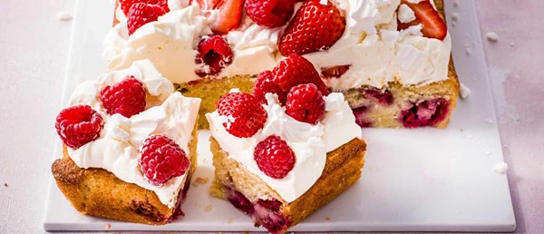 Eton mess traybake