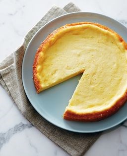 European lemon cheesecake