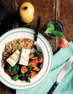 Everyday bowls with apple dressing and feta 