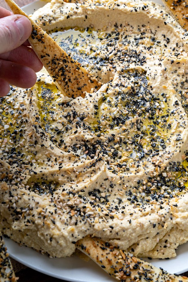 Everything bagel hummus with pita chips