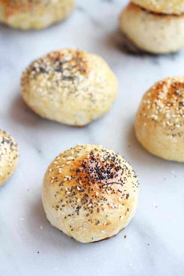 Everything bagel slider buns