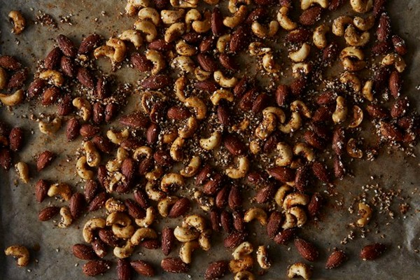 Everything bagel spiced nuts