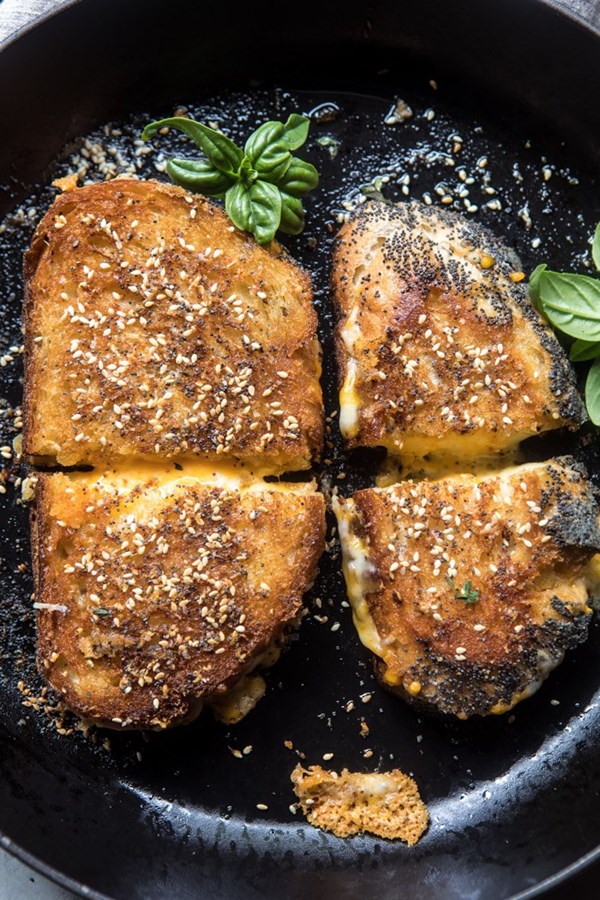 Everything spice grilled cheese (+ homemade everything bagel spice)