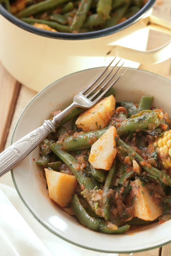 Everything summer vegetable stew (Mageirio)