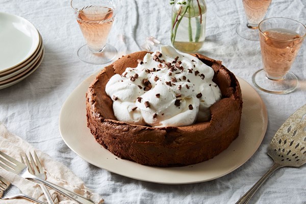 Extra-fudgy flourless chocolate cake 