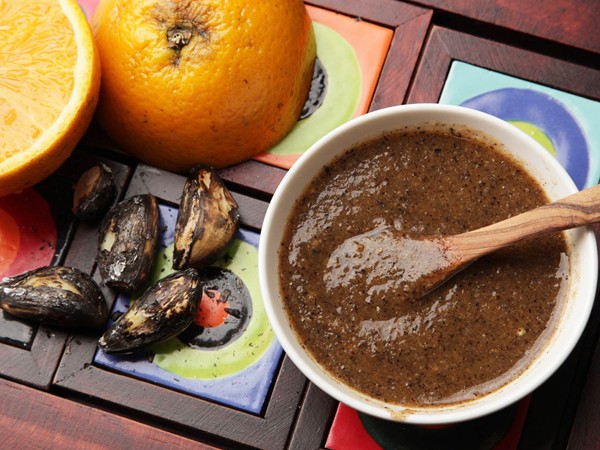 Extra-hot Yucatán-style roasted habanero salsa (Chile tamulado)