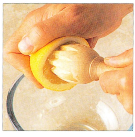 Extracting citrus fruit juice