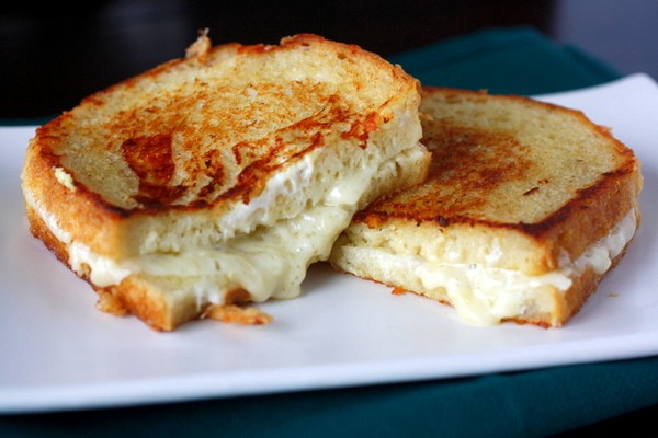 Extraordinary grilled cheese