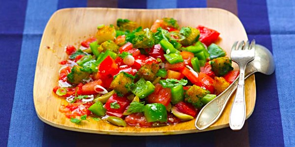 Extremaduran cold tomato bread salad (Cojondongo)