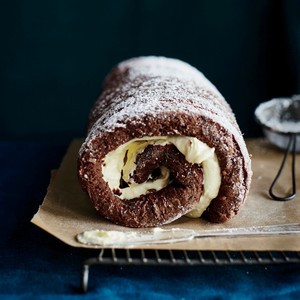 Extreme lemon and chocolate roulade