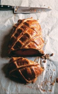 Eye fillet of beef in a pastry case with mushrooms (Filet de boeuf en croûte de champignons)