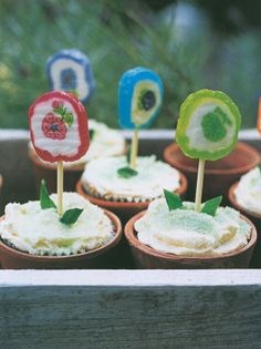 Fairy tale garden cakes