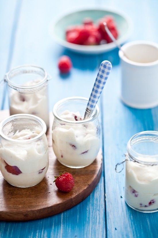 Faisselle mousse with fresh berries